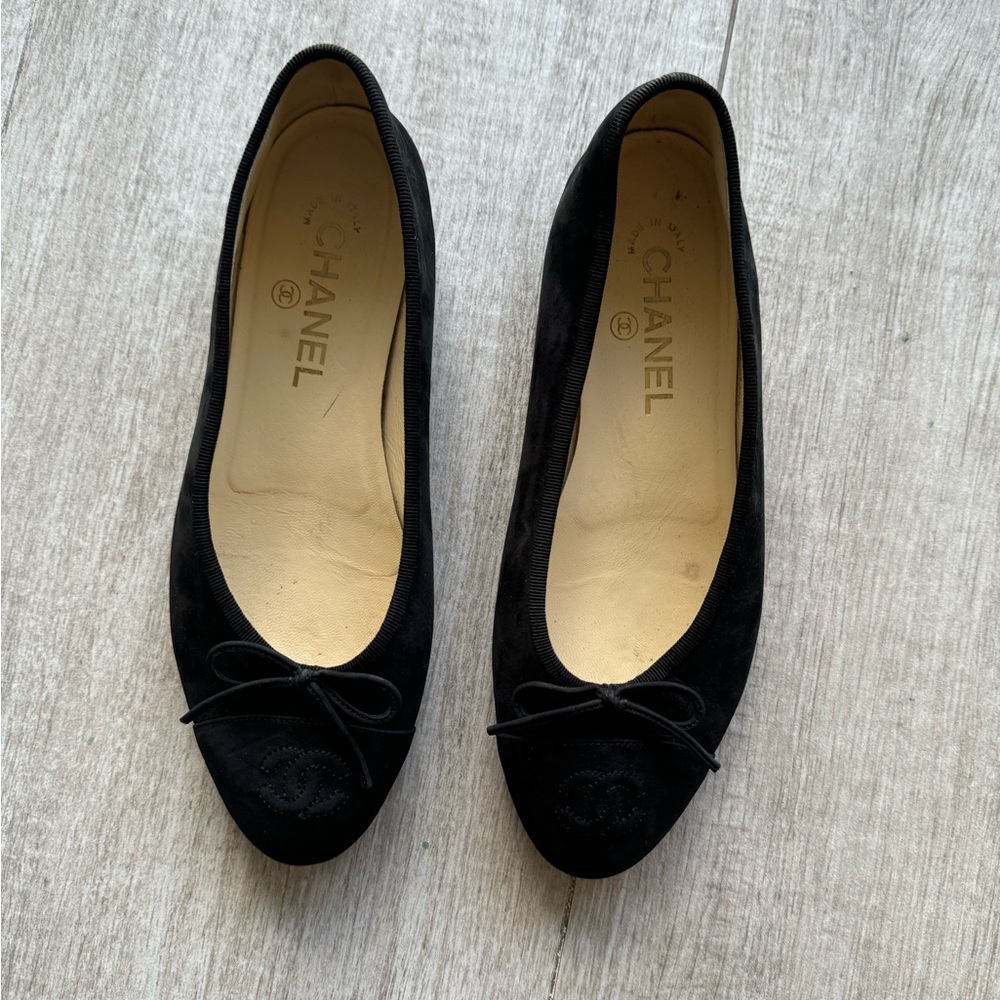 CHANEL Black Suede Ballet Flats